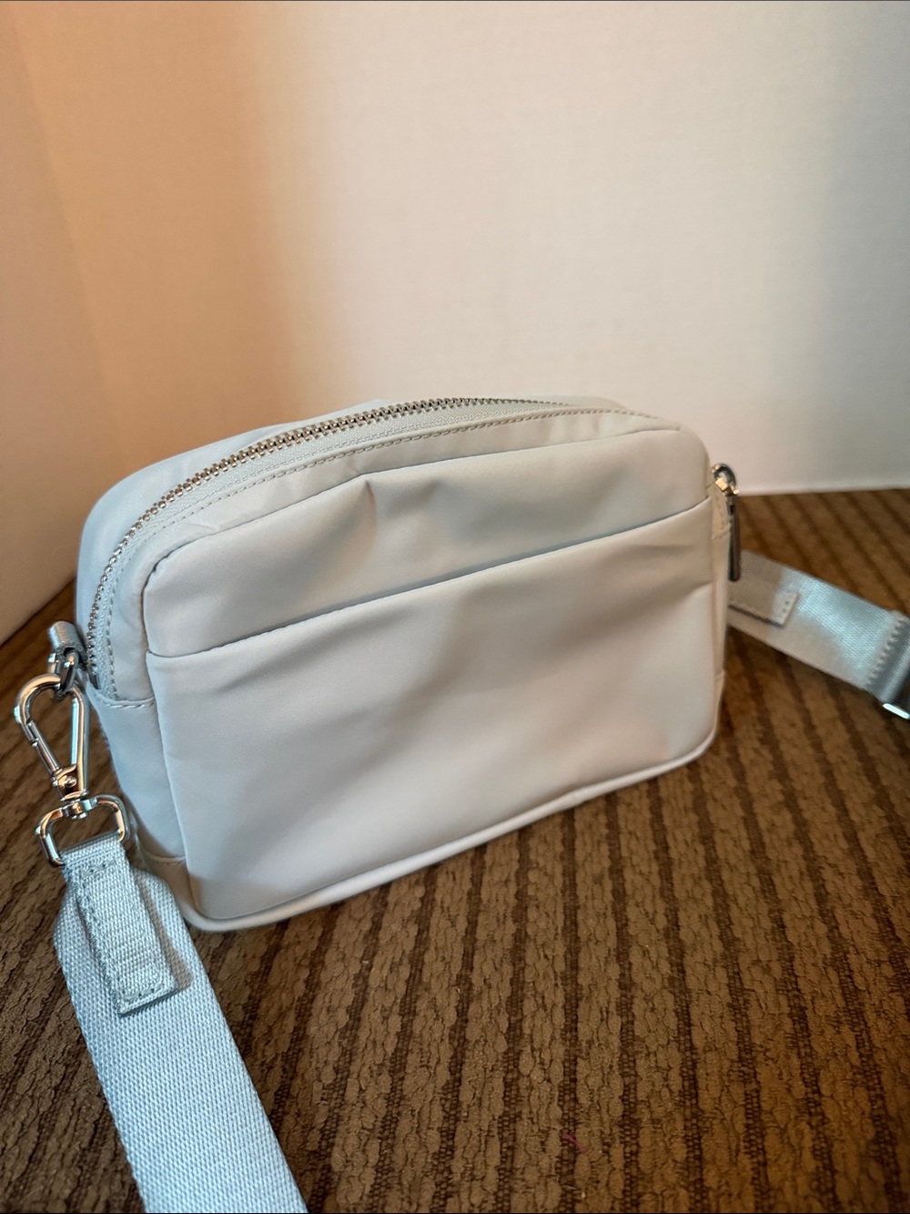 lululemon athletica Mint Color Double-Zip Crossbody Bag - Picture 2 of 8